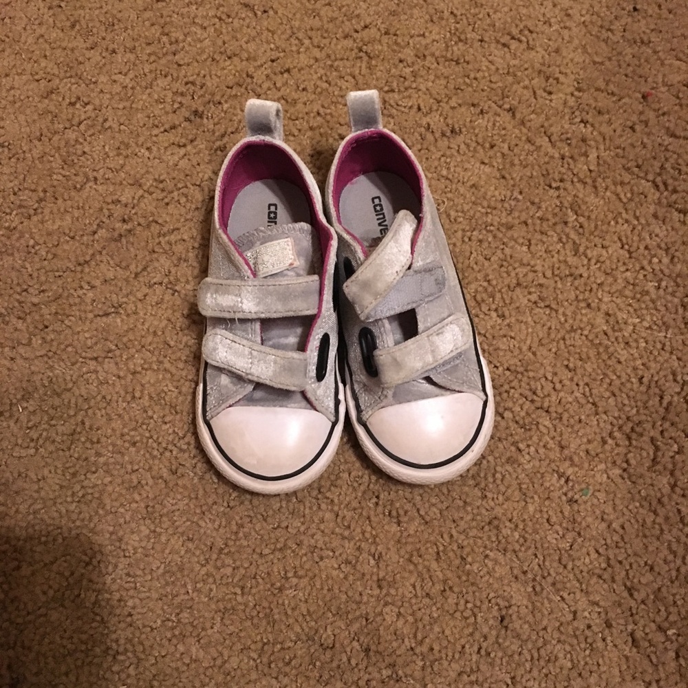 Girls toddler velvet Velcro Converse